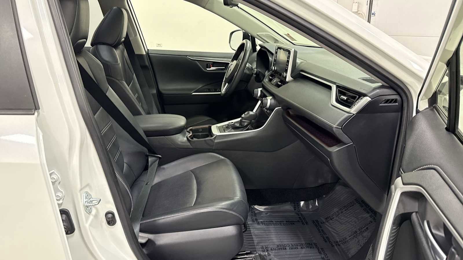 Thumbnail: 2020 Toyota RAV4 - 29