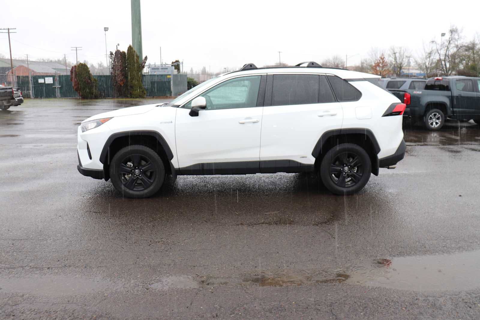 Thumbnail: 2020 Toyota RAV4 - 8