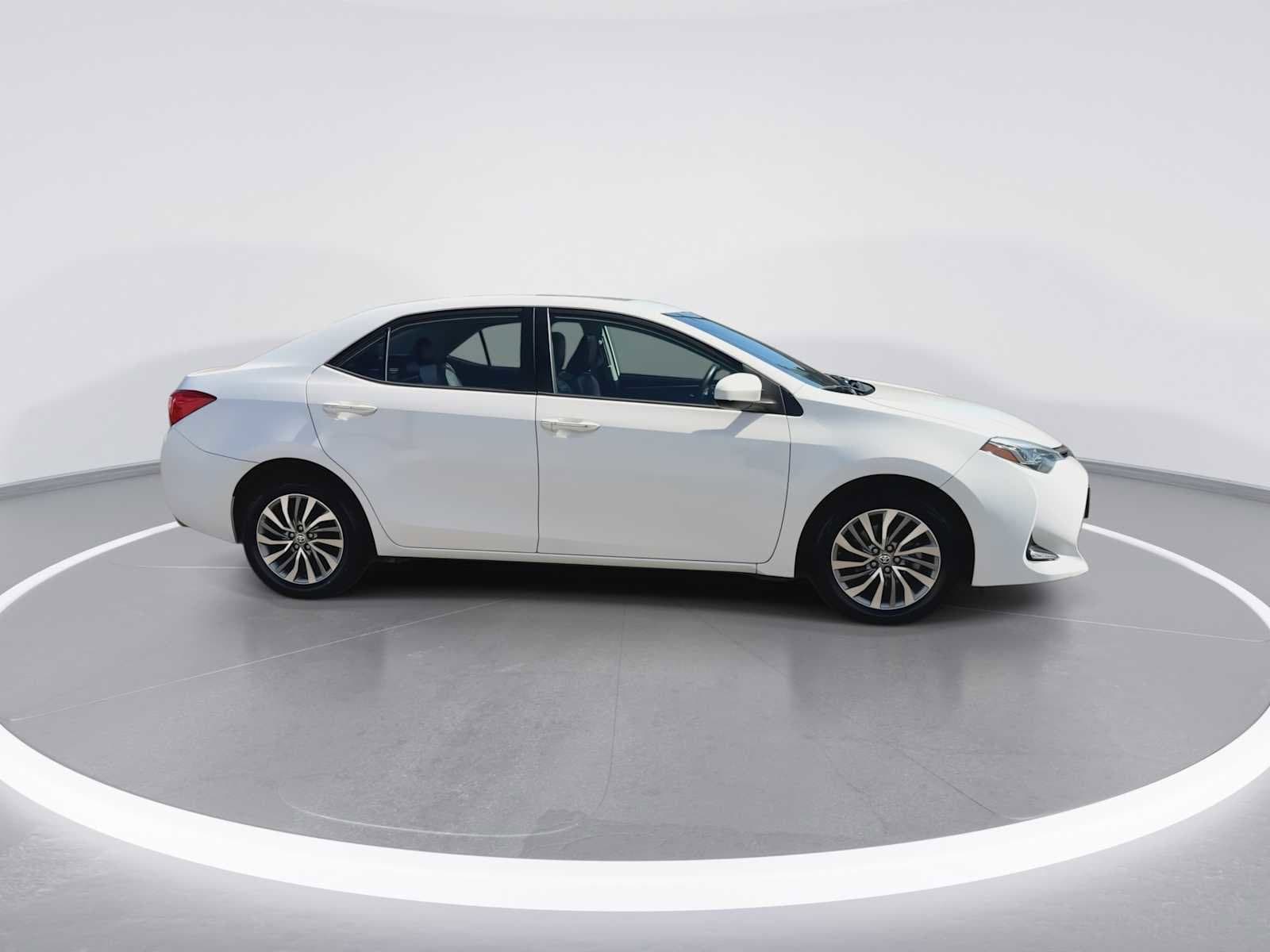 Thumbnail: 2018 Toyota Corolla - 9