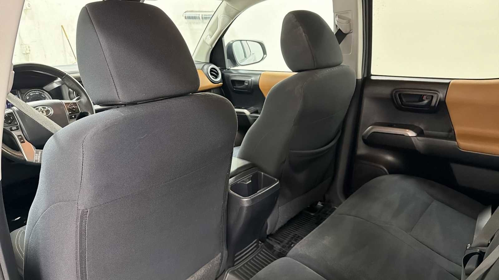 Thumbnail: 2020 Toyota Tacoma - 25