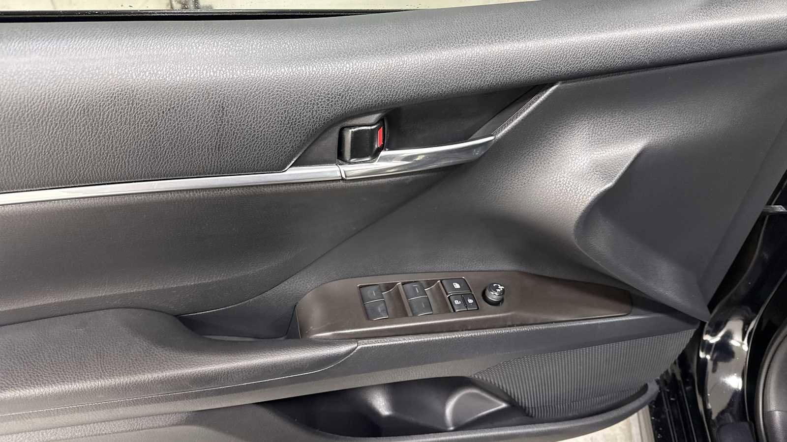 Thumbnail: 2023 Toyota Camry - 15