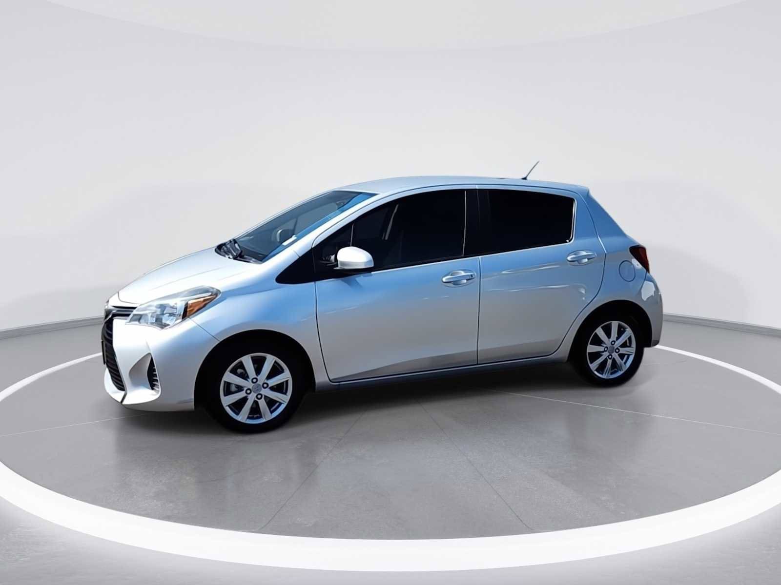 2016 Toyota Yaris LE 4