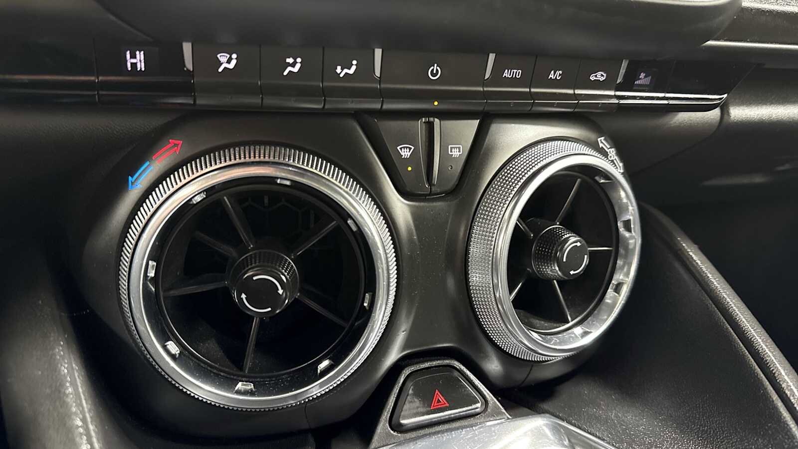 Thumbnail: 2020 Chevrolet Camaro - 21