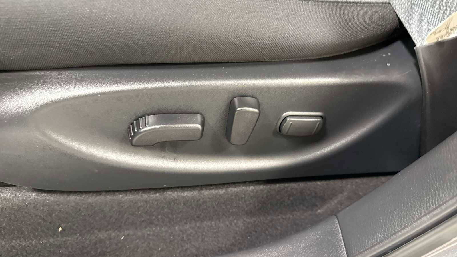 Thumbnail: 2019 Nissan Leaf - 14