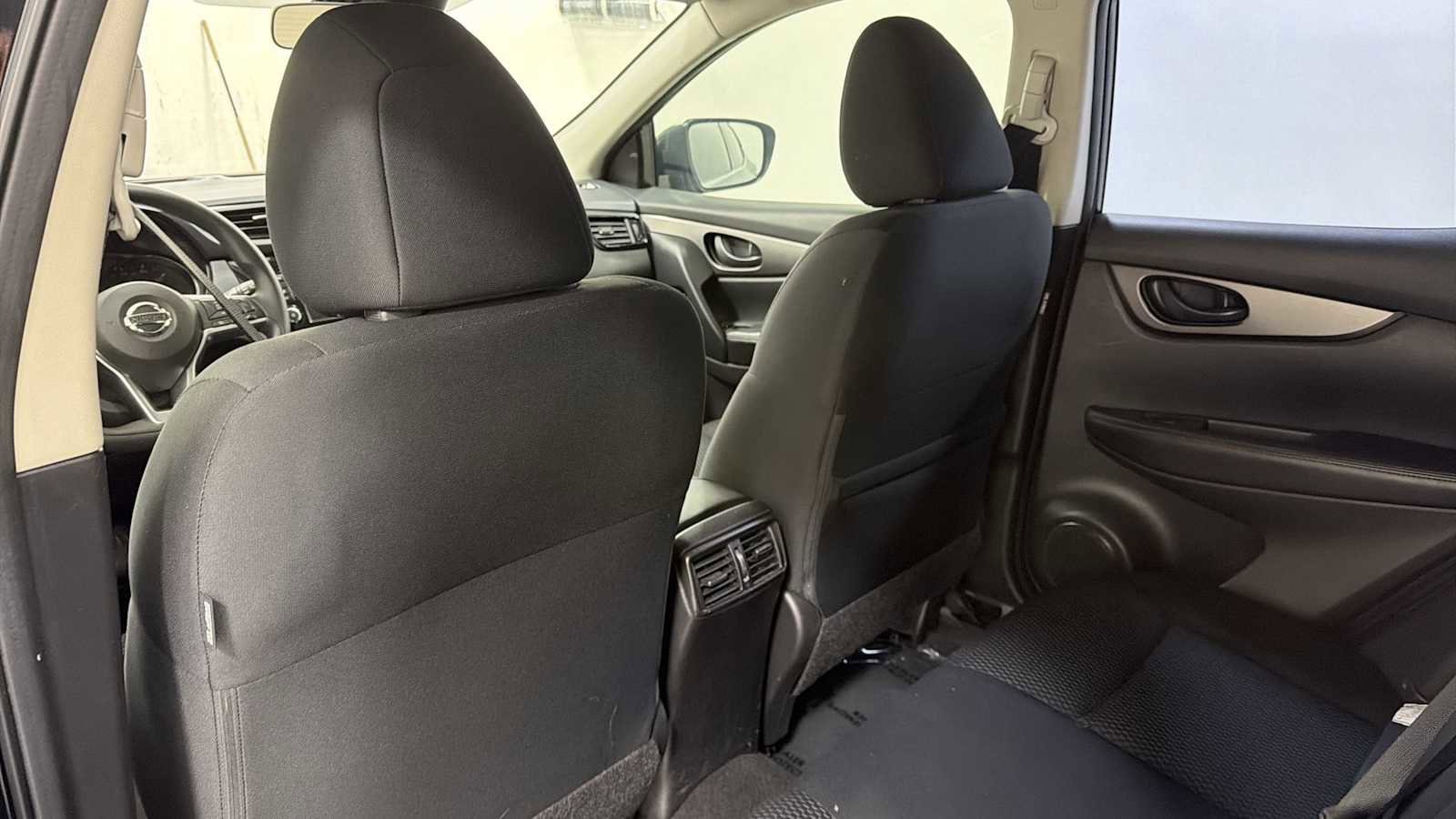 Thumbnail: 2022 Nissan Rogue Sport - 24