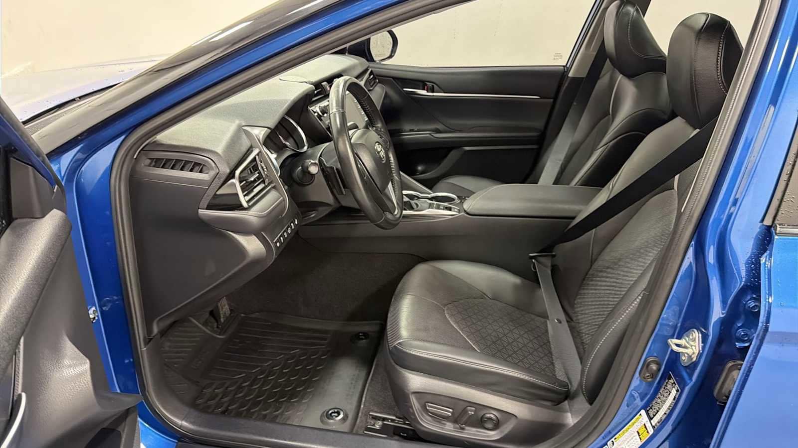 Thumbnail: 2020 Toyota Camry - 13