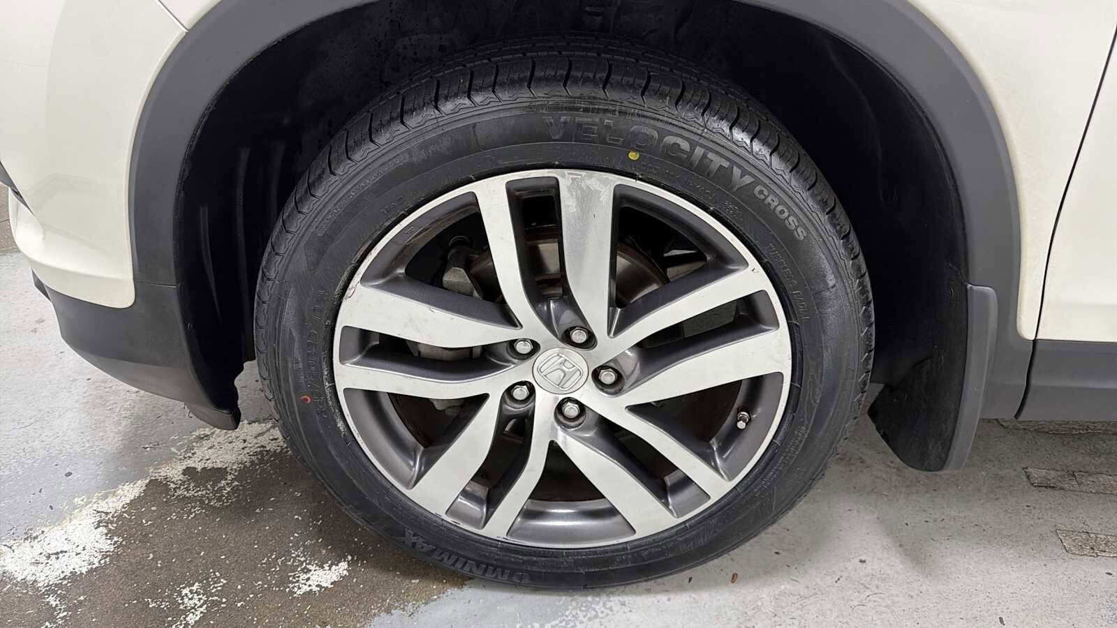 Thumbnail: 2017 Honda Pilot - 10