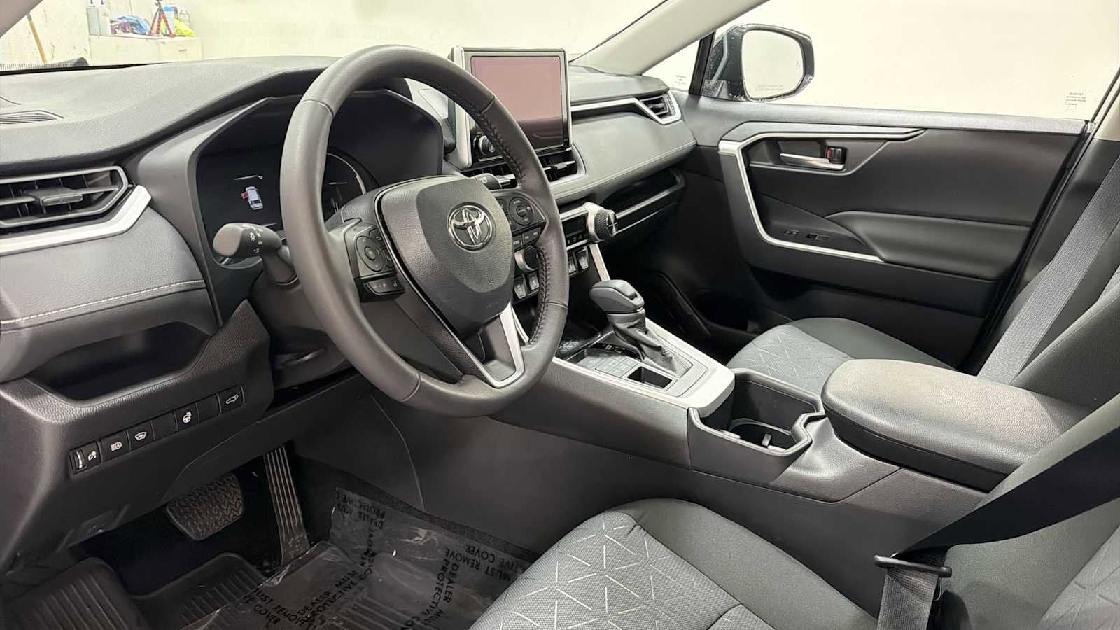 Thumbnail: 2025 Toyota RAV4 - 12