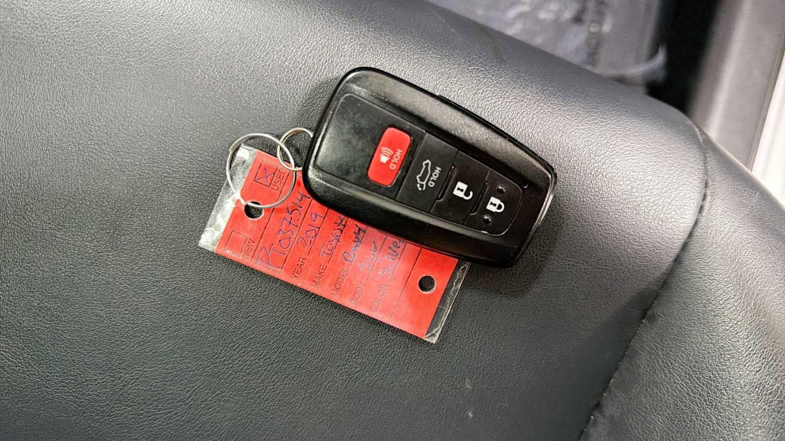 Thumbnail: 2019 Toyota RAV4 - 31