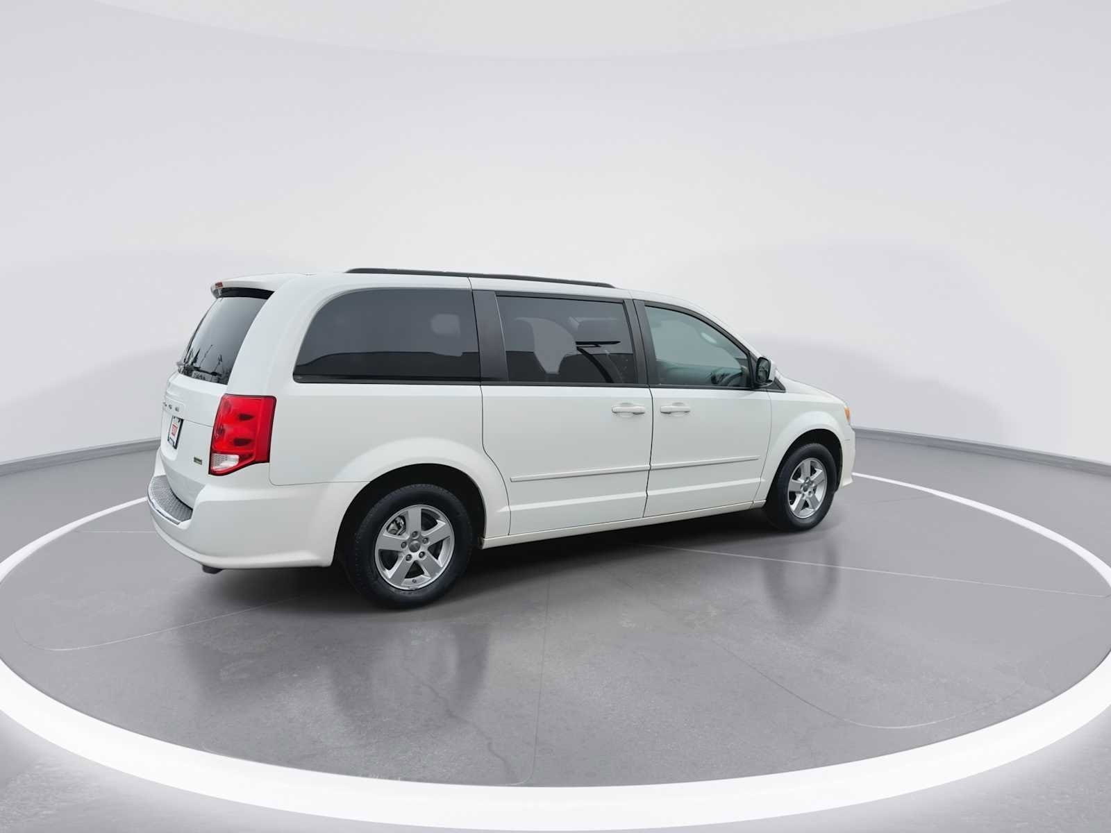 Thumbnail: 2011 Dodge Grand Caravan - 8