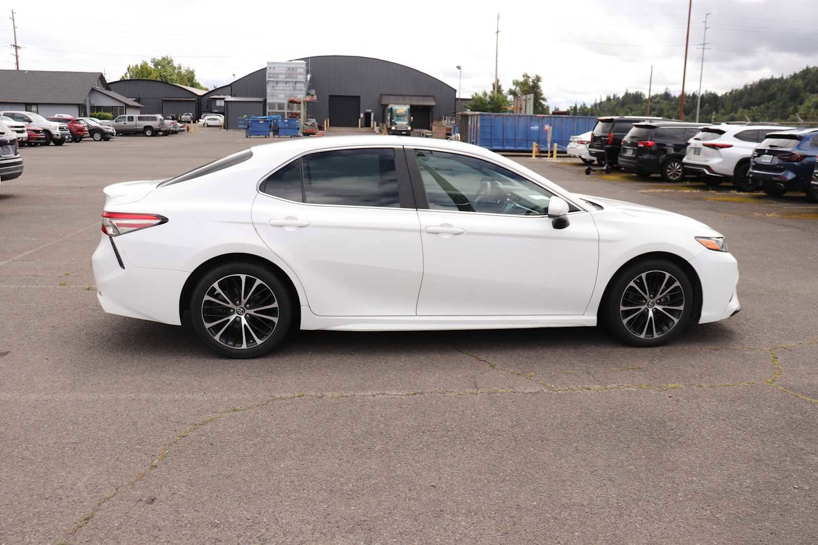 Thumbnail: 2018 Toyota Camry - 4