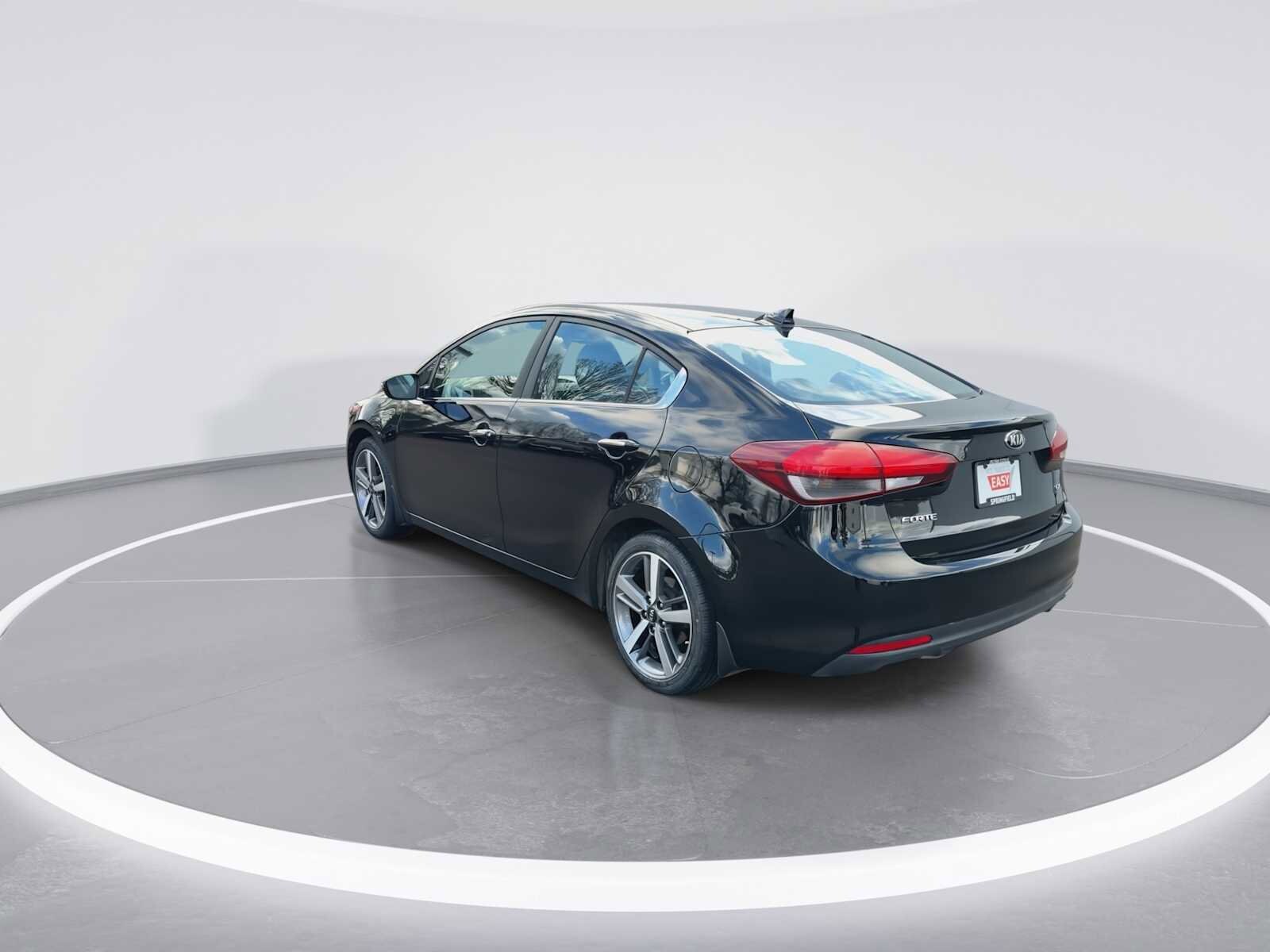 Thumbnail: 2017 Kia Forte - 6