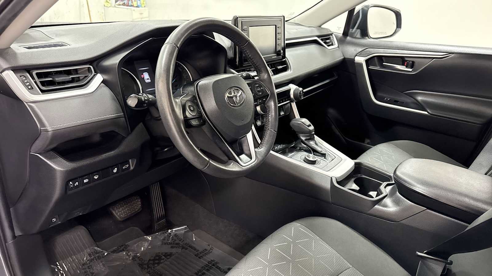 Thumbnail: 2021 Toyota RAV4 - 12