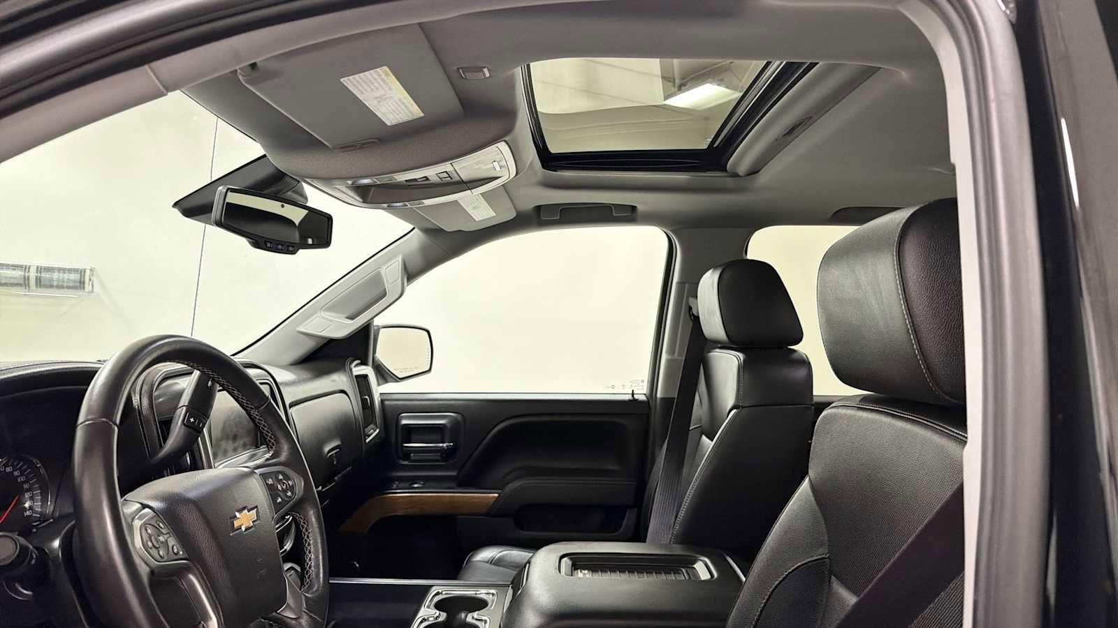 Thumbnail: 2016 Chevrolet Silverado 1500 - 24