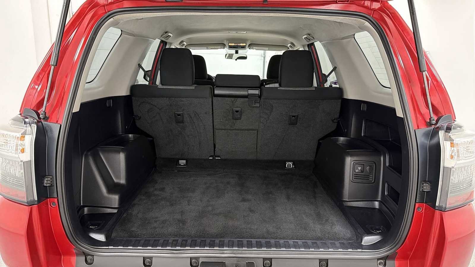 Thumbnail: 2019 Toyota 4Runner - 26