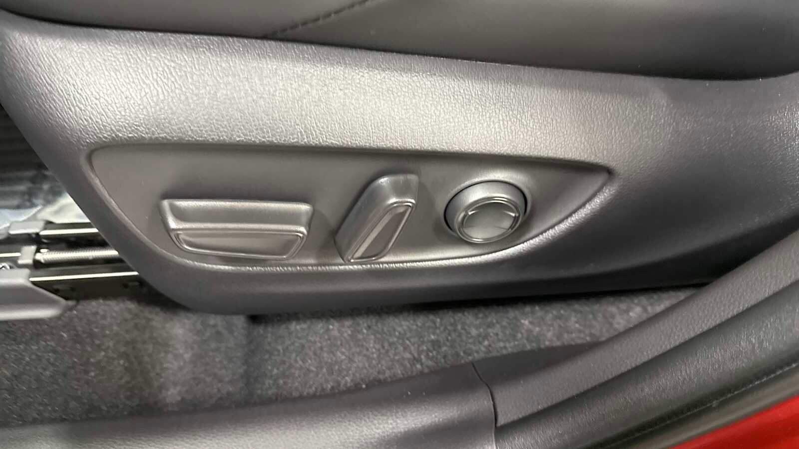 Thumbnail: 2025 Toyota RAV4 - 14