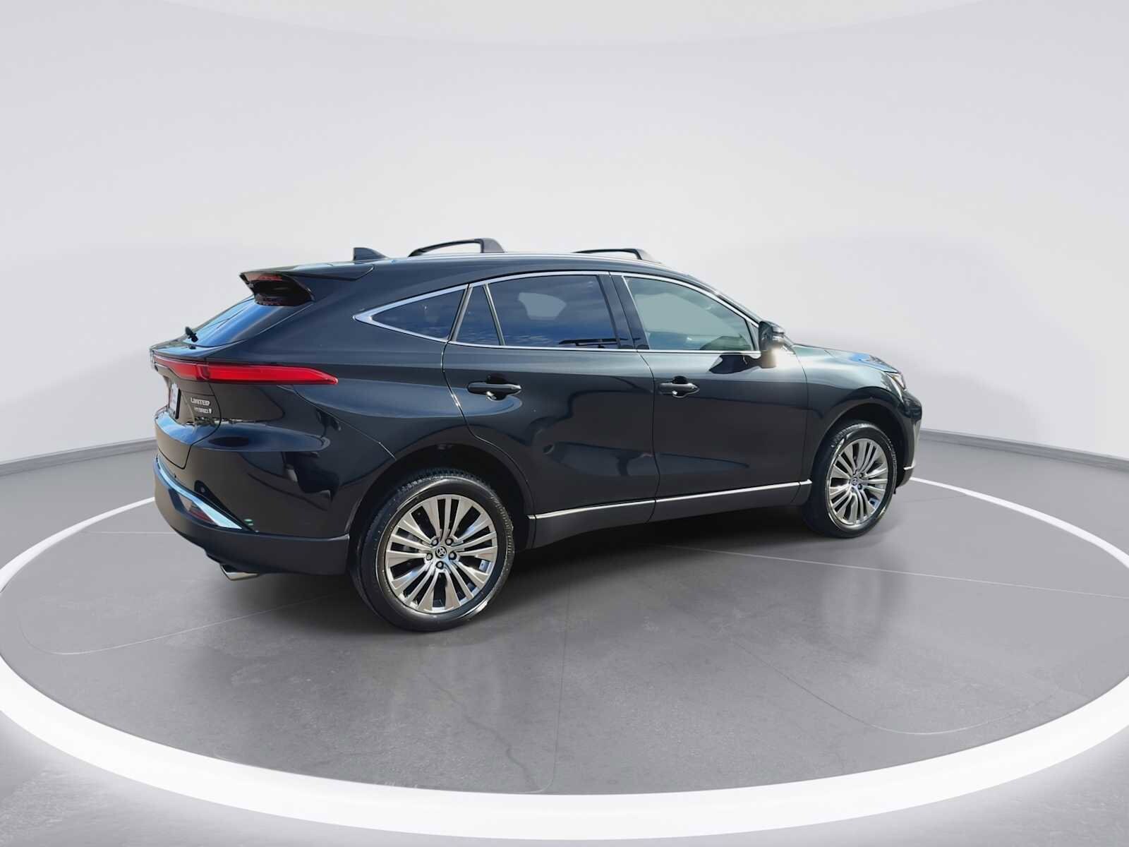 Thumbnail: 2022 Toyota Venza - 8