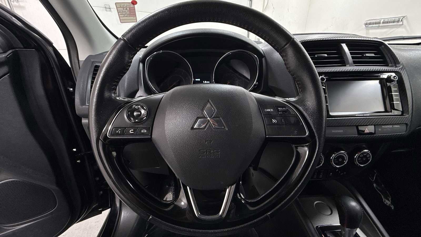 Thumbnail: 2018 Mitsubishi Outlander Sport - 16