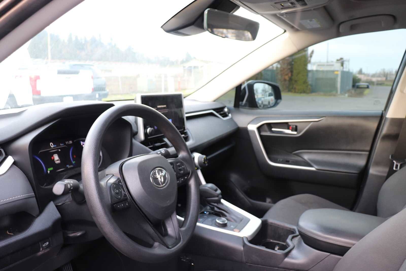 Thumbnail: 2024 Toyota RAV4 - 10