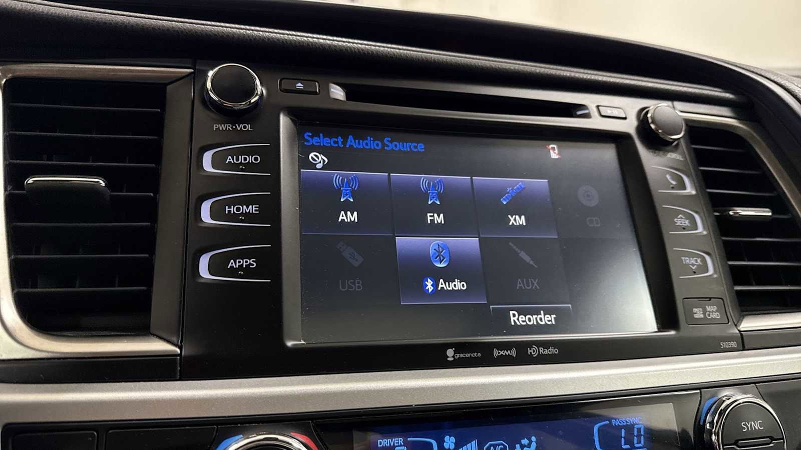 Thumbnail: 2019 Toyota Highlander - 18