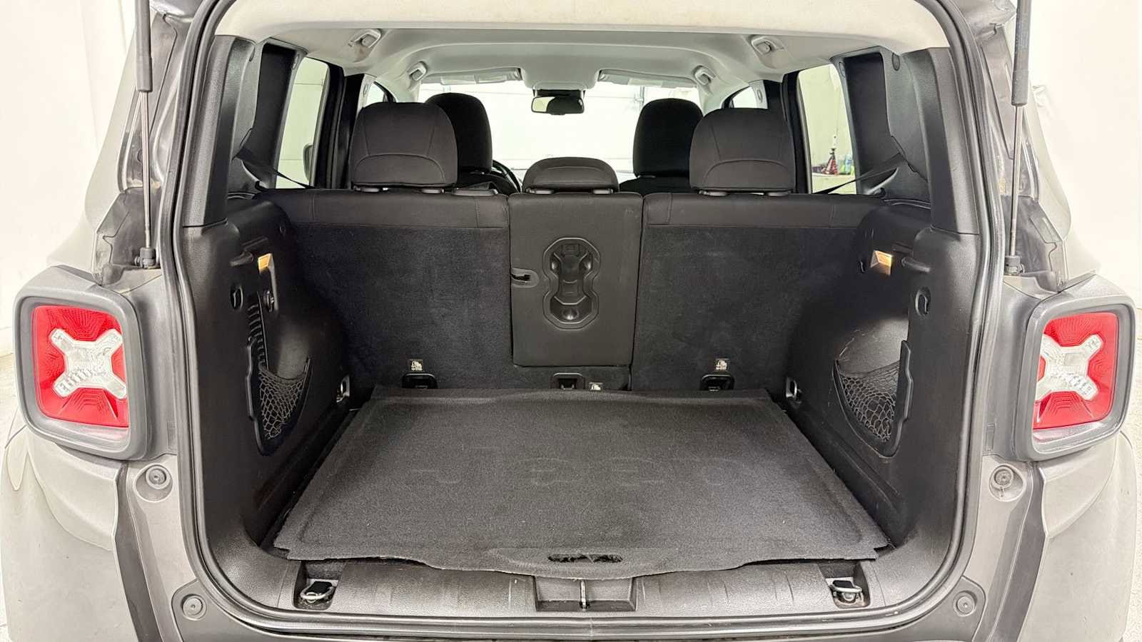 Thumbnail: 2017 Jeep Renegade - 27