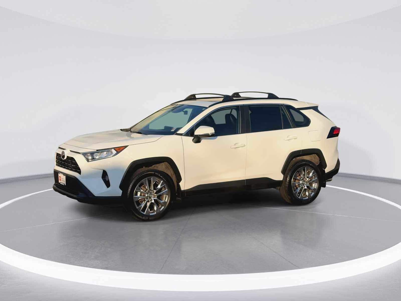 Thumbnail: 2020 Toyota RAV4 - 4
