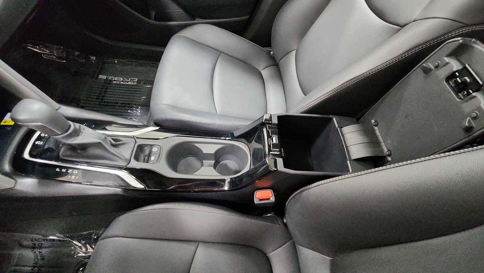 Thumbnail: 2022 Toyota Corolla Cross - 23