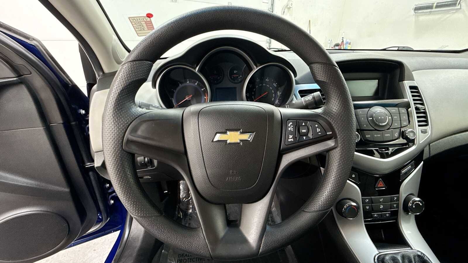 Thumbnail: 2012 Chevrolet Cruze - 16