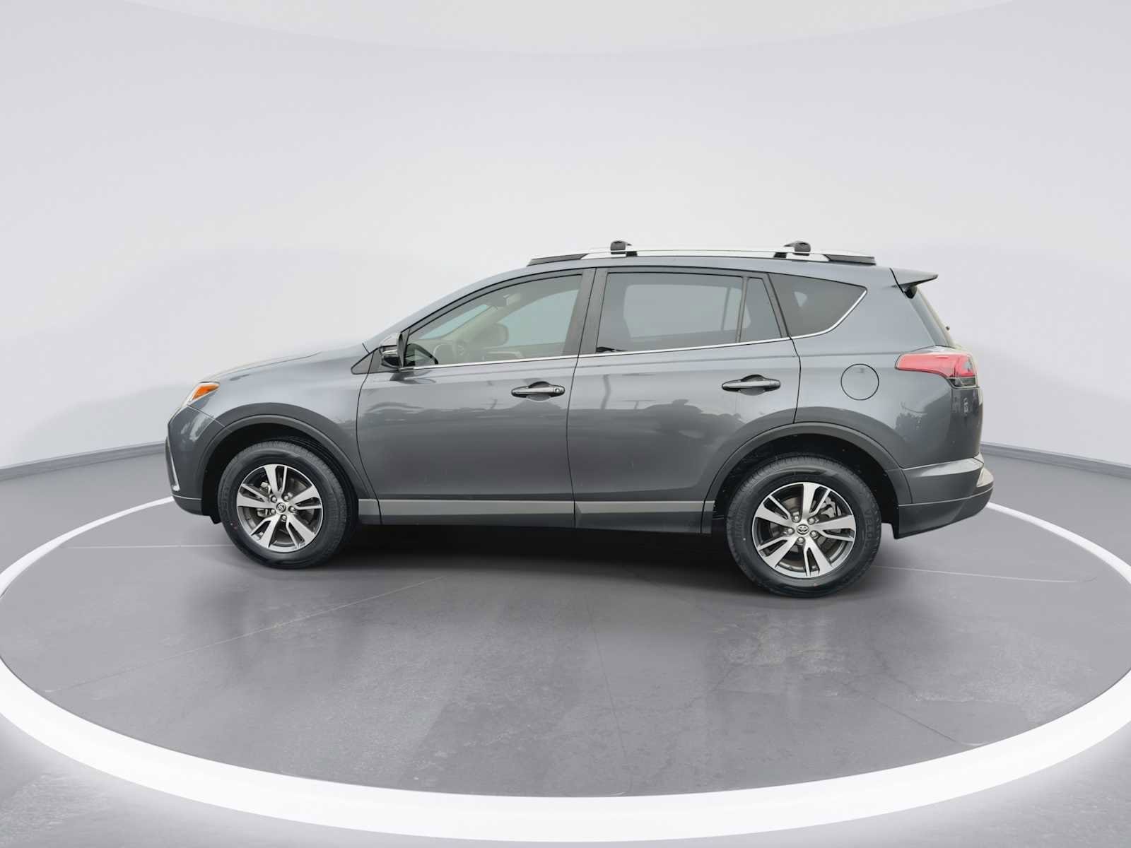 Thumbnail: 2018 Toyota RAV4 - 5