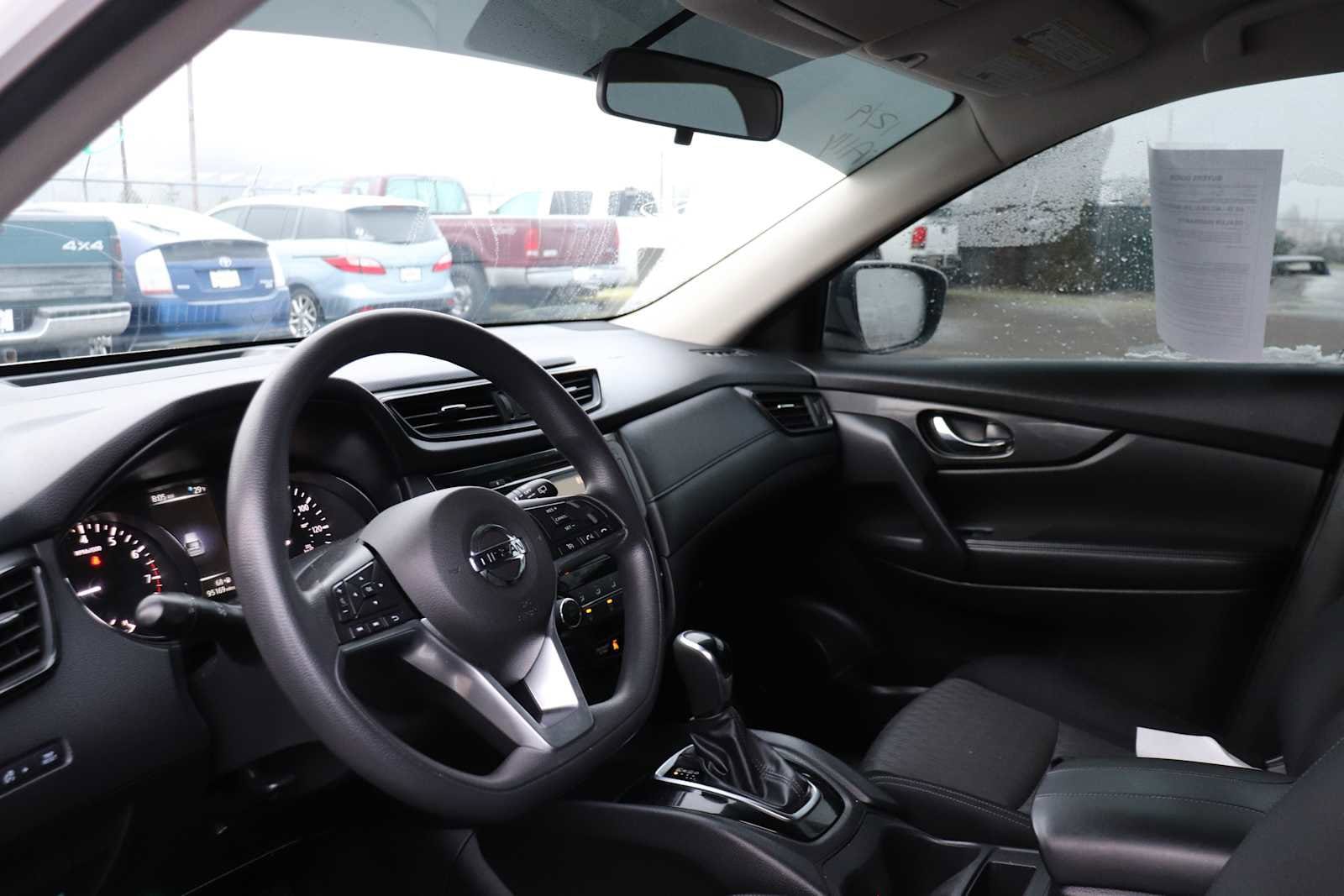 Thumbnail: 2017 Nissan Rogue - 10