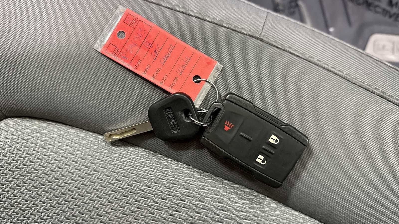 Thumbnail: 2018 GMC Canyon - 30