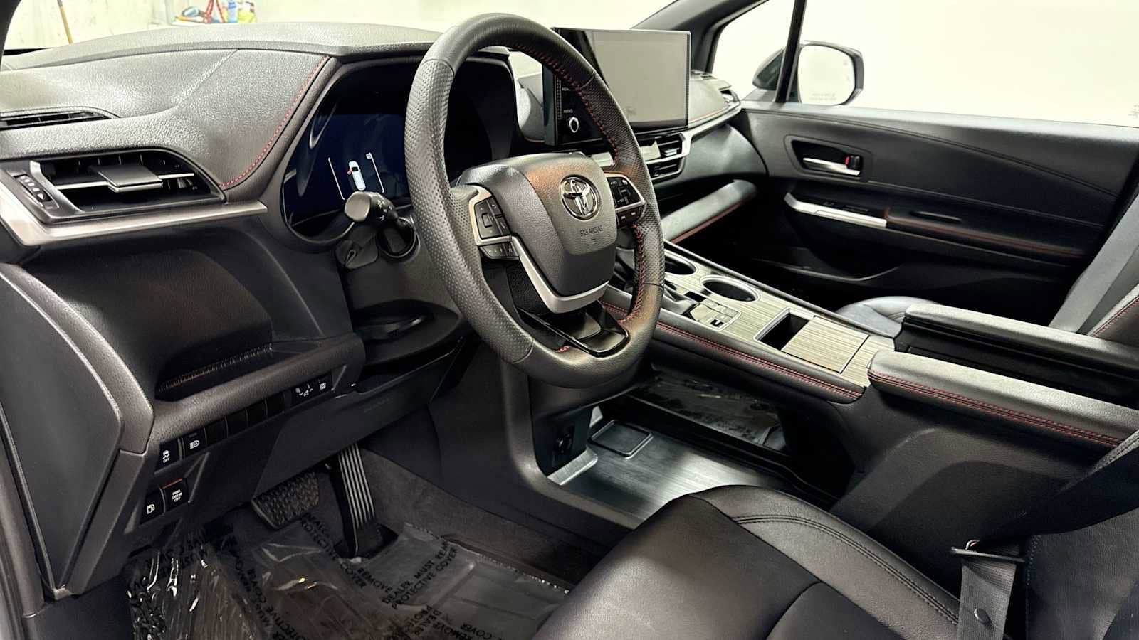 Thumbnail: 2025 Toyota Sienna - 12