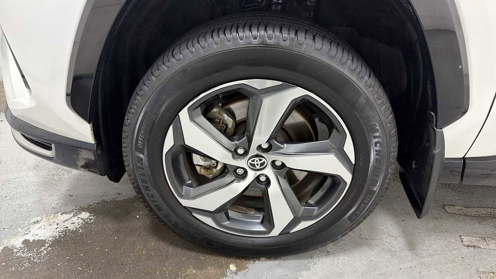 Thumbnail: 2021 Toyota RAV4 - 10