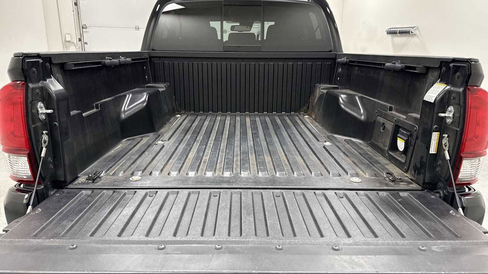 Thumbnail: 2022 Toyota Tacoma - 27