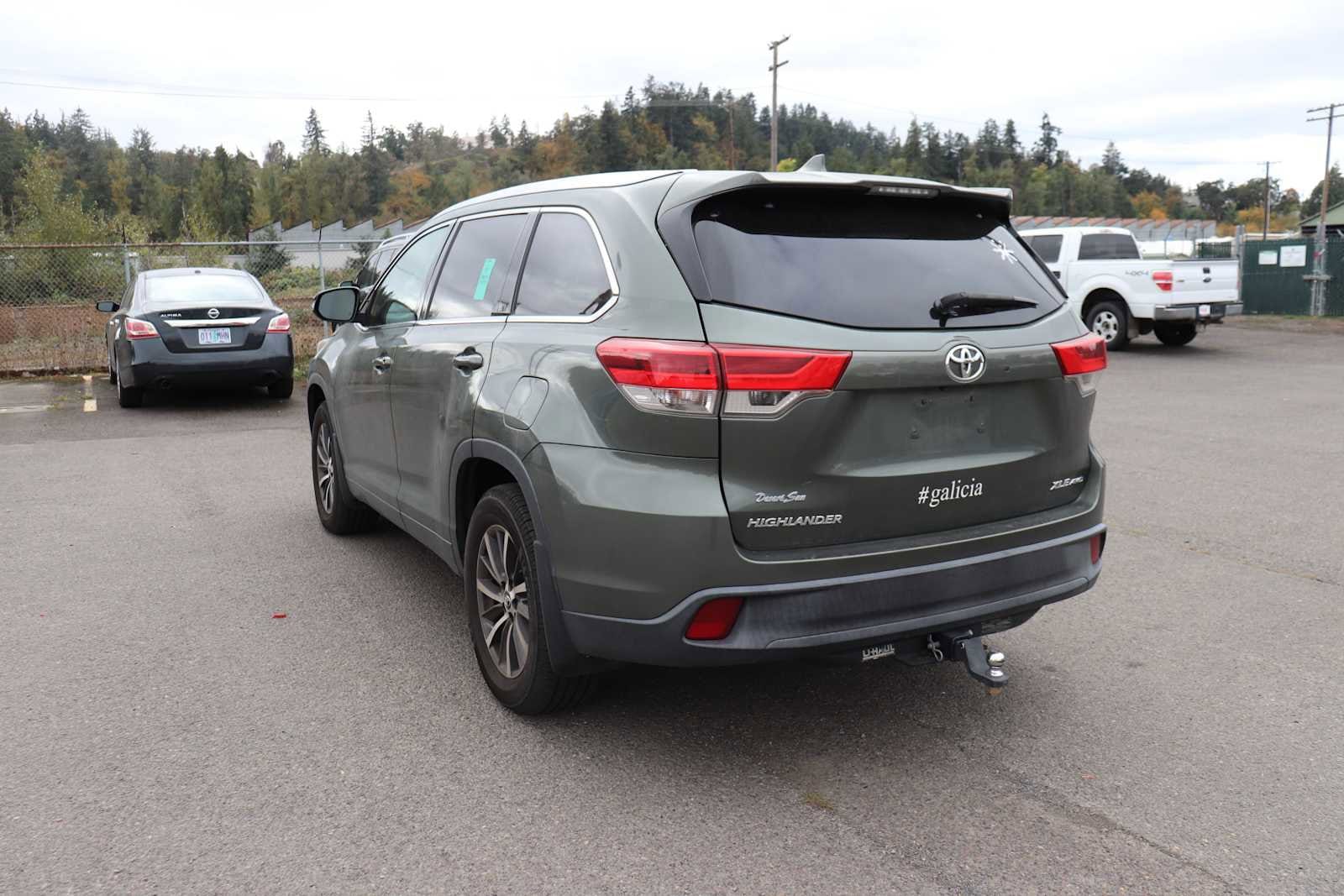Thumbnail: 2017 Toyota Highlander - 7