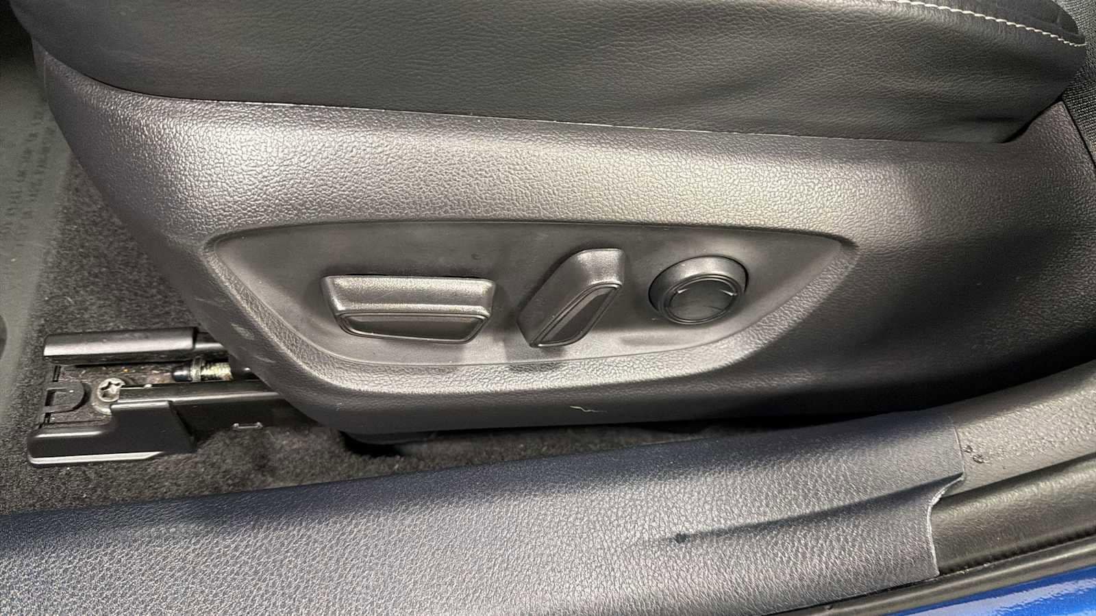 Thumbnail: 2020 Toyota Camry - 14