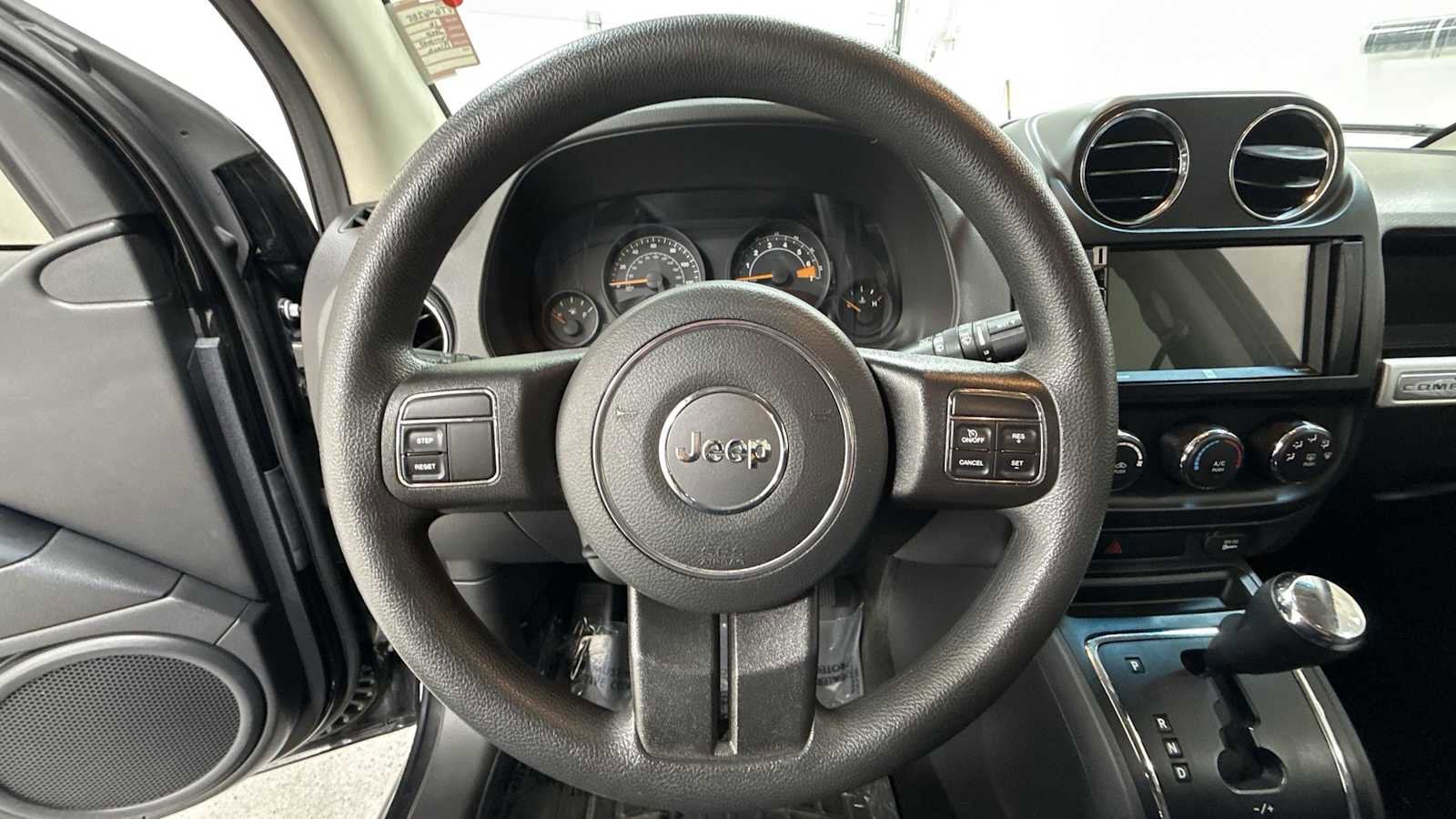 Thumbnail: 2016 Jeep Compass - 16