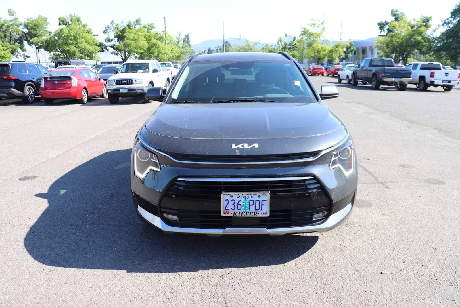 2023 Kia Niro EX Touring 2