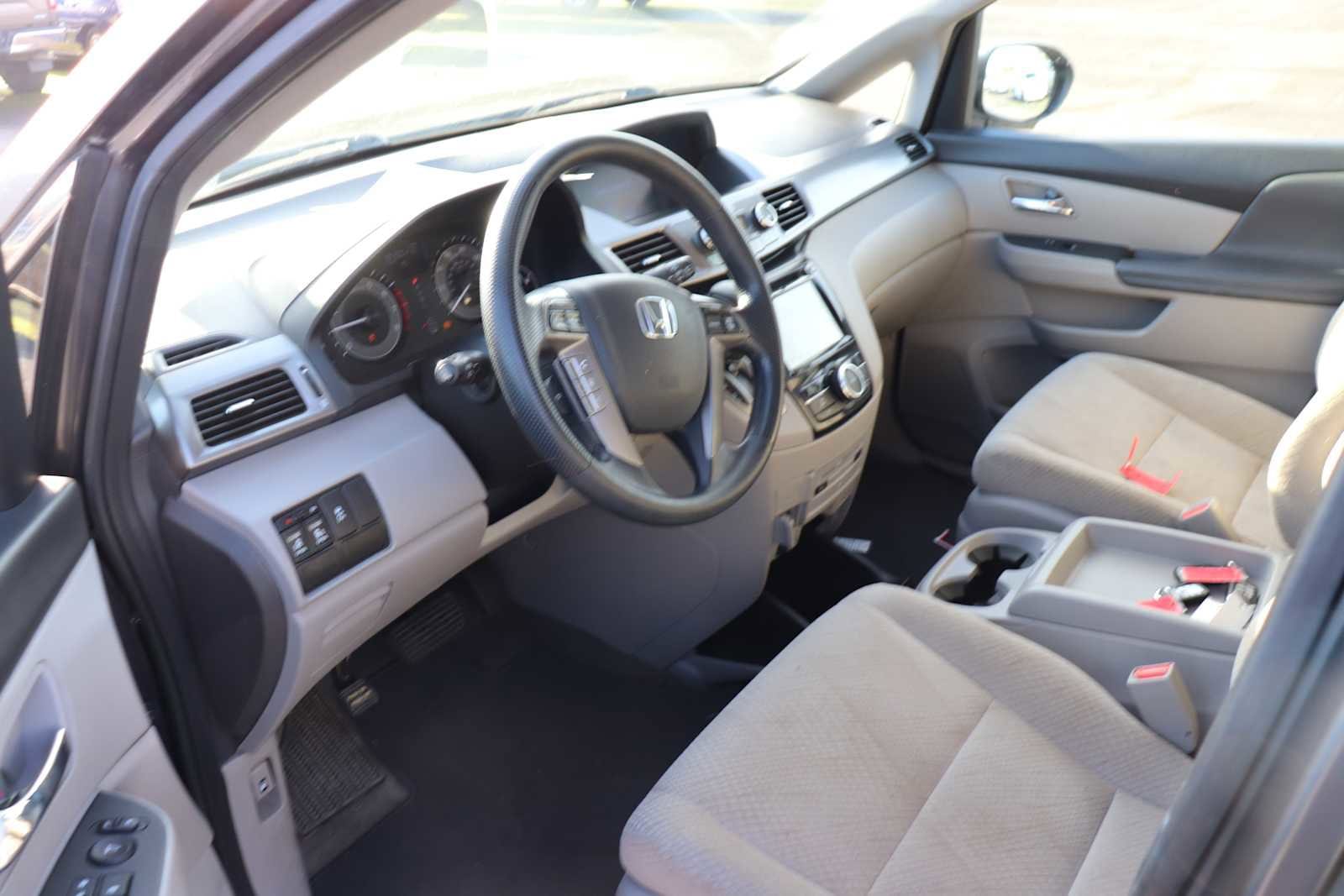 Thumbnail: 2017 Honda Odyssey - 10