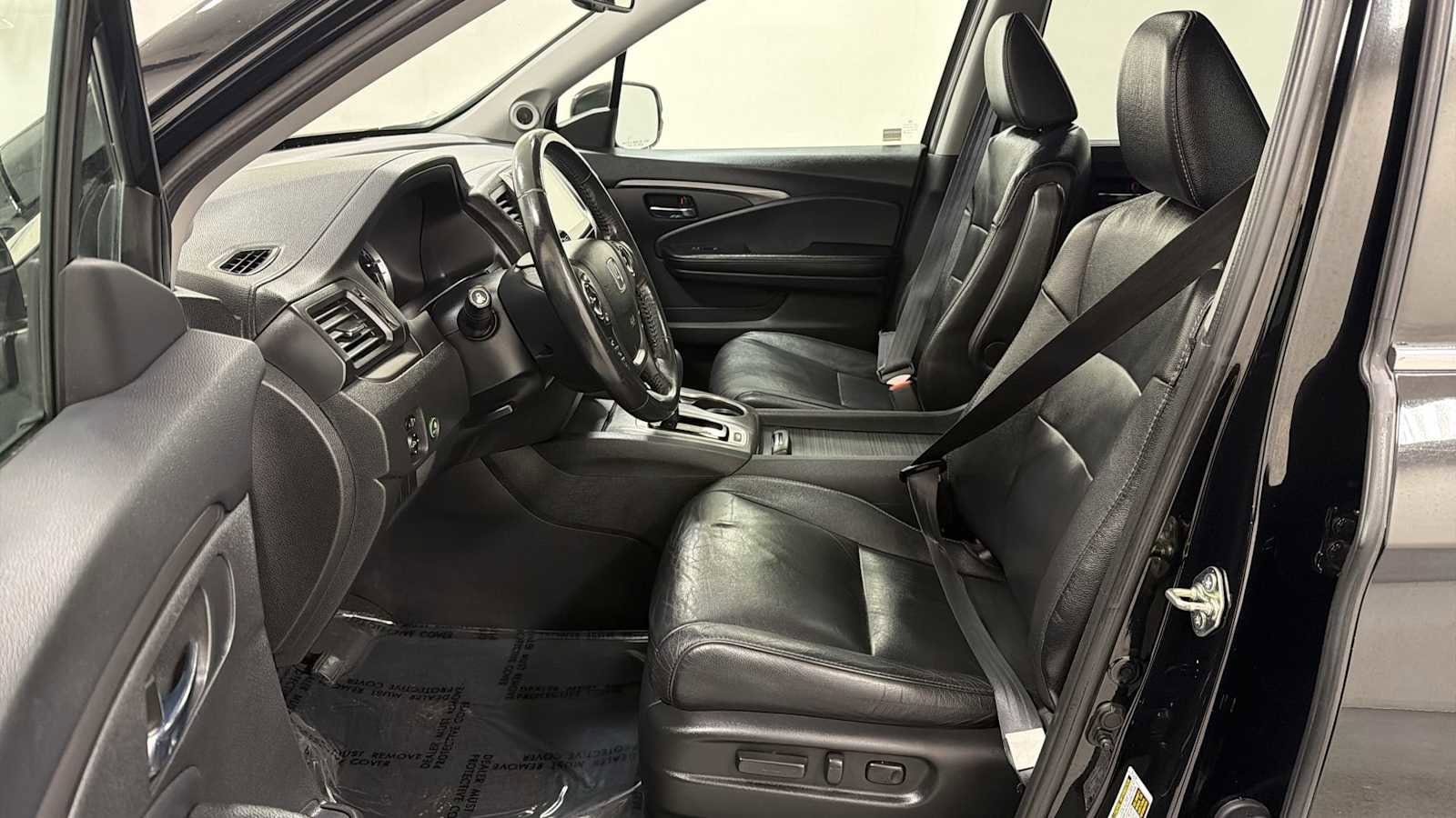 Thumbnail: 2017 Honda Pilot - 13