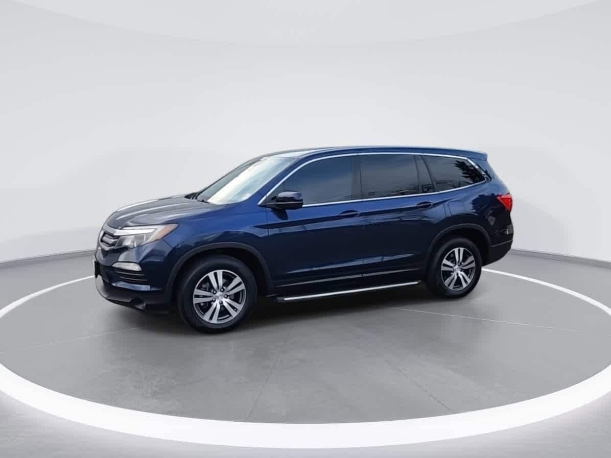 Thumbnail: 2017 Honda Pilot - 4