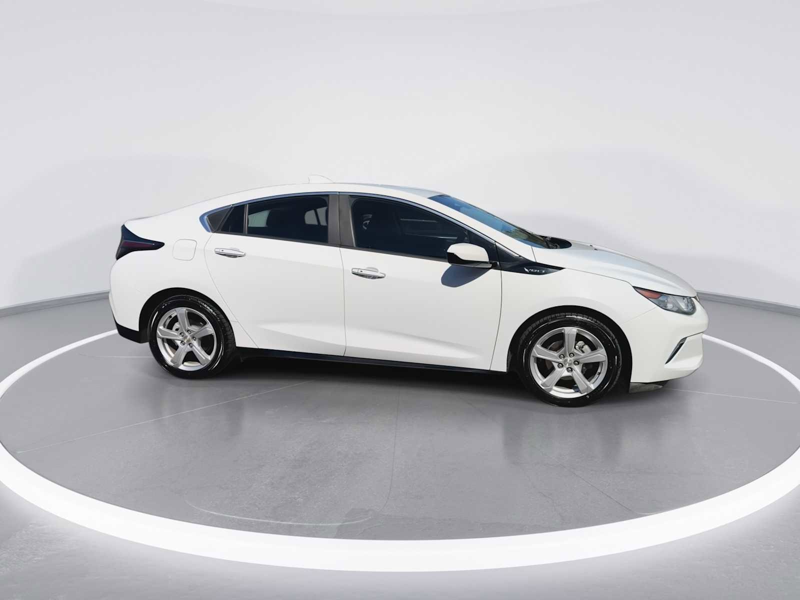Thumbnail: 2018 Chevrolet Volt - 9