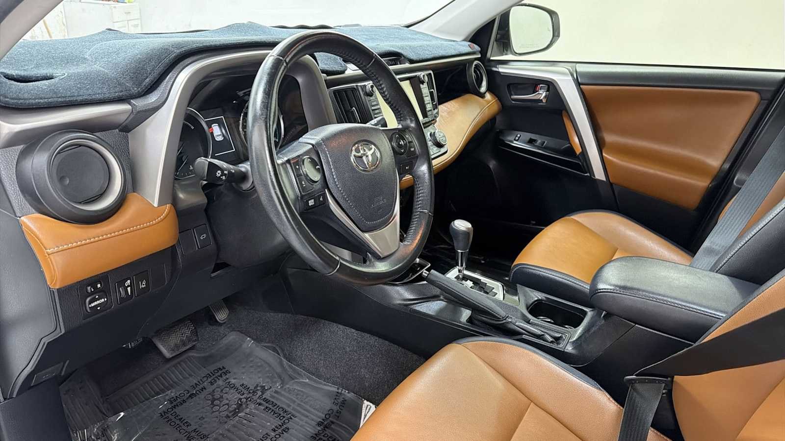 Thumbnail: 2017 Toyota RAV4 - 12