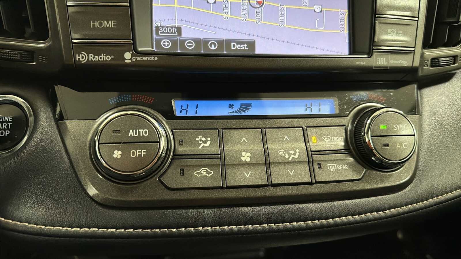 Thumbnail: 2015 Toyota RAV4 - 21