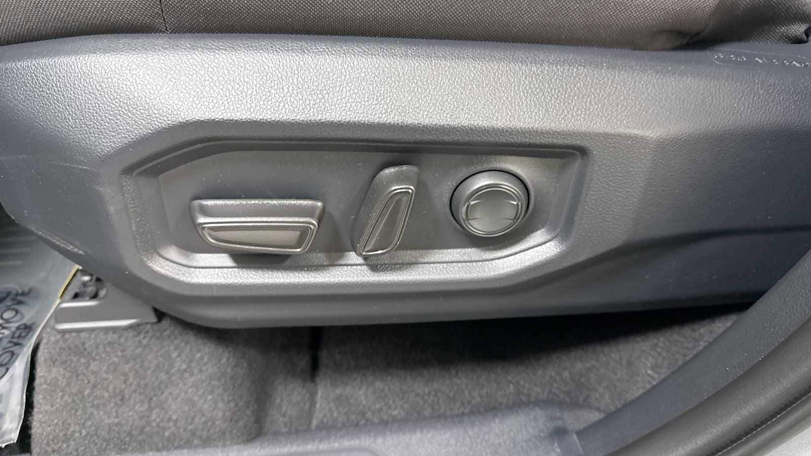 Thumbnail: 2025 Toyota Tundra - 14