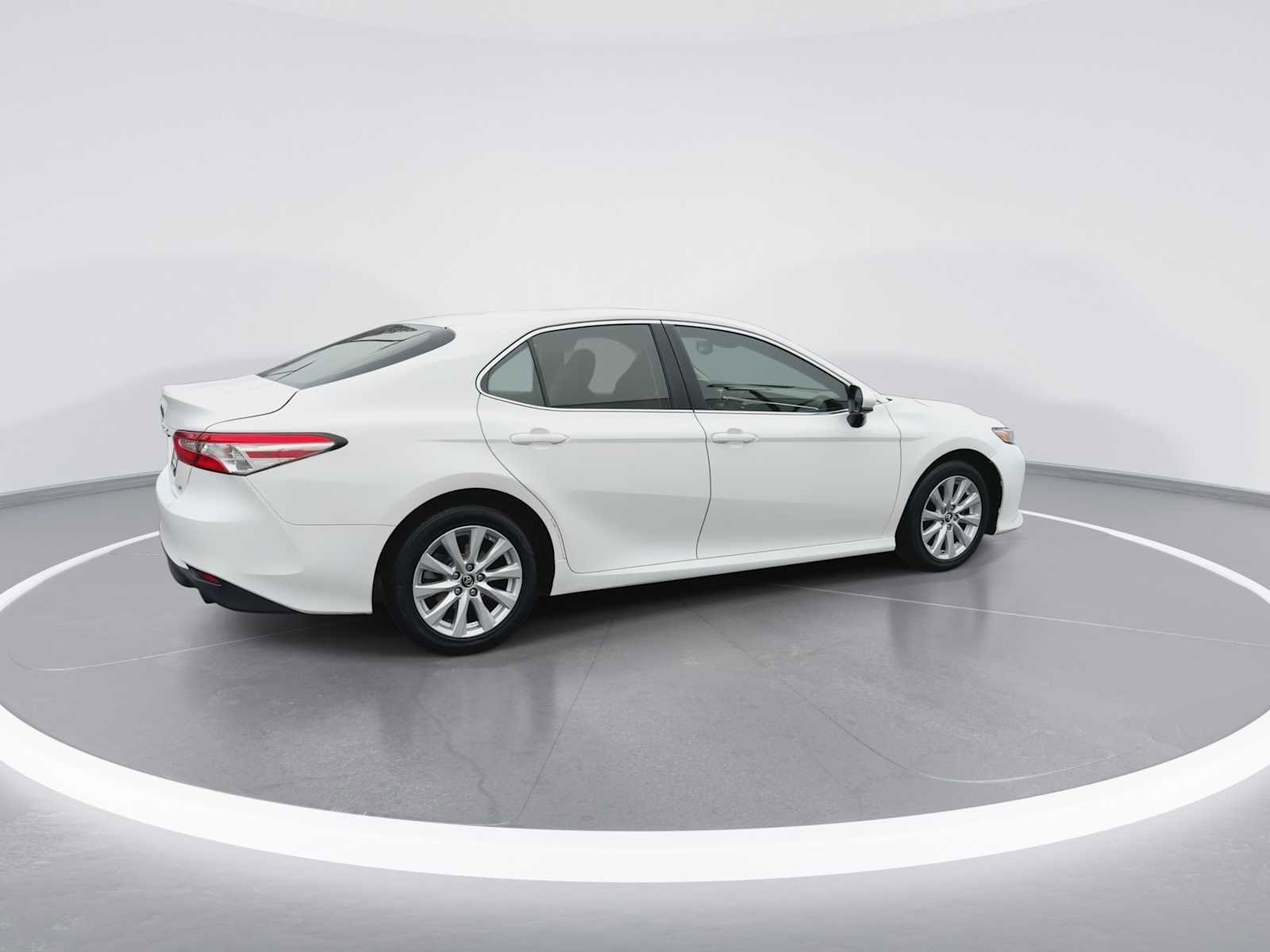 Thumbnail: 2018 Toyota Camry - 8