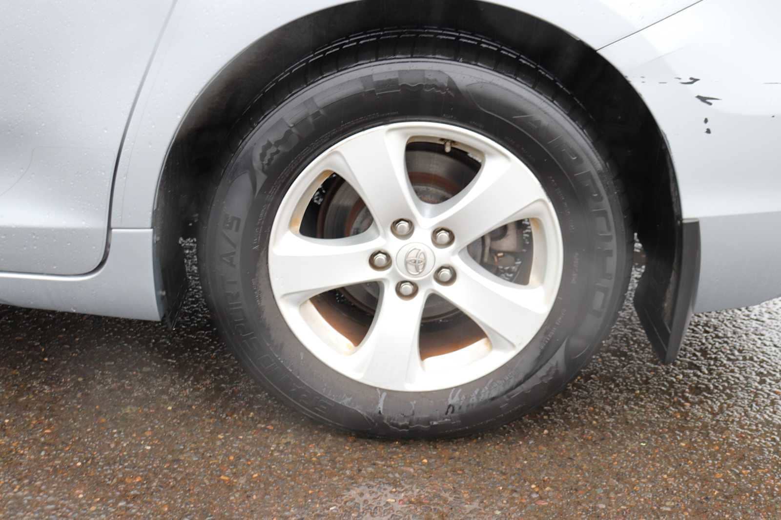 Thumbnail: 2013 Toyota Sienna - 9