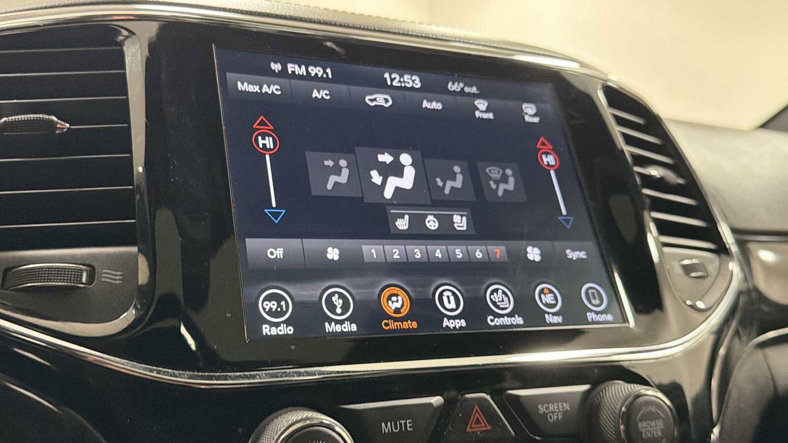 Thumbnail: 2019 Jeep Grand Cherokee - 21