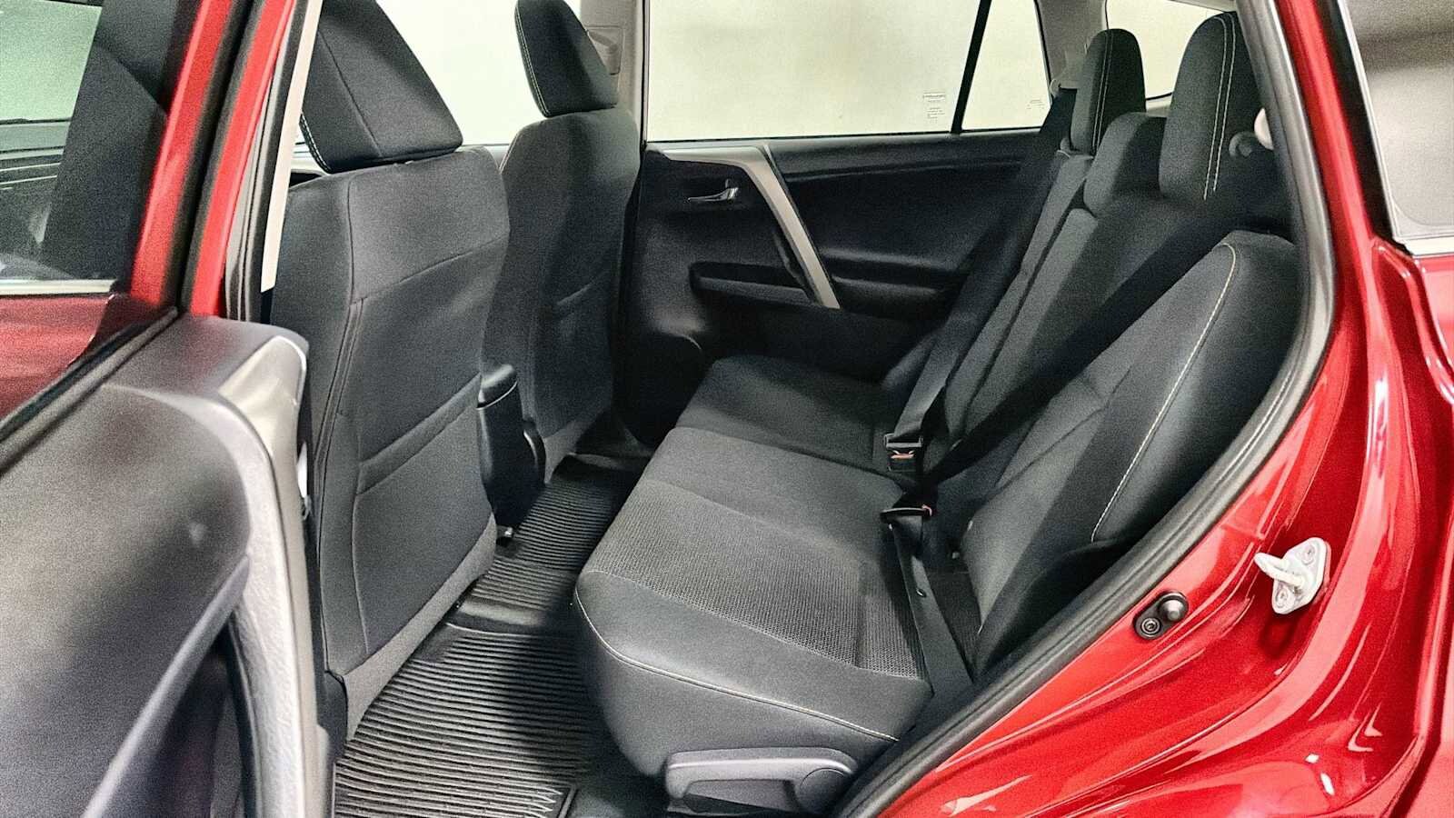 Thumbnail: 2017 Toyota RAV4 - 24