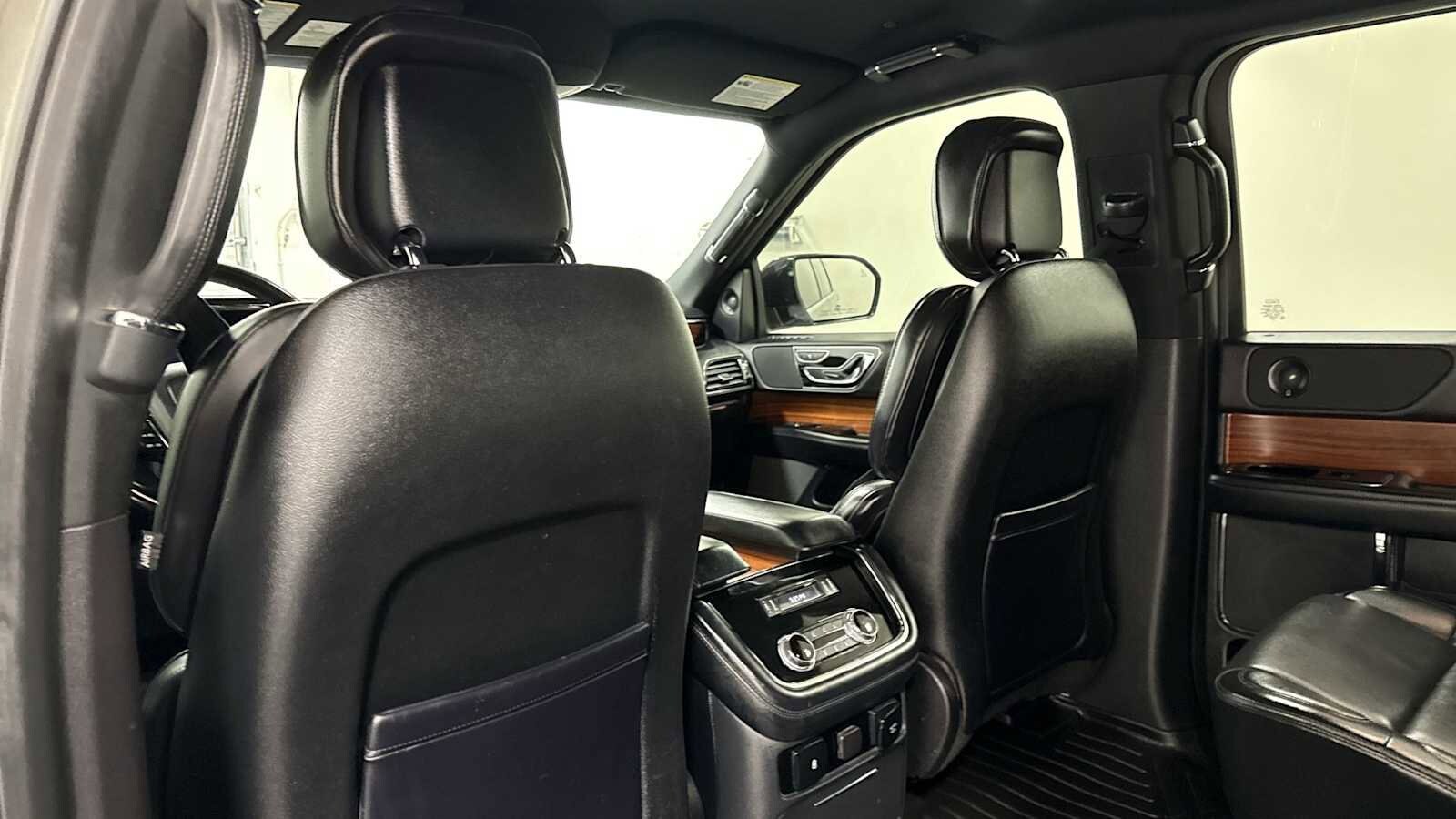 Thumbnail: 2019 Lincoln Navigator - 26